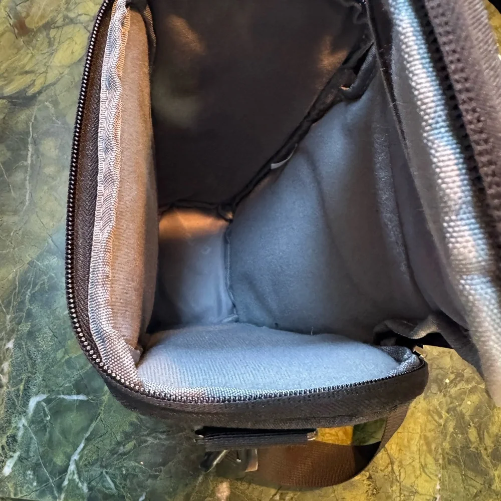 CADeN DSLR/SLR Camera Shoulder Bag Case with adjustable shoulder strap & belt